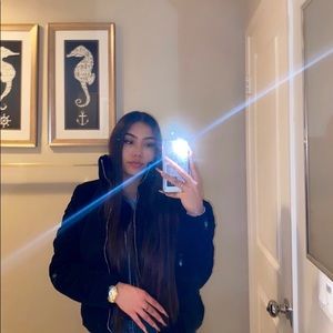 Meet your Posher, Daniela